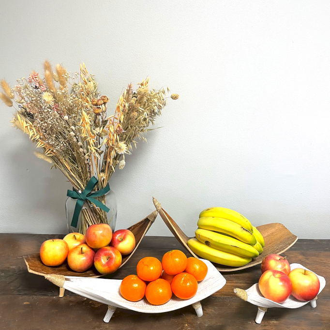 Ensemble de Corbeille de fruits en feuille de coco.